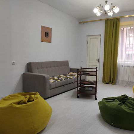 Ners Guest House Ґюмрі Екстер'єр фото